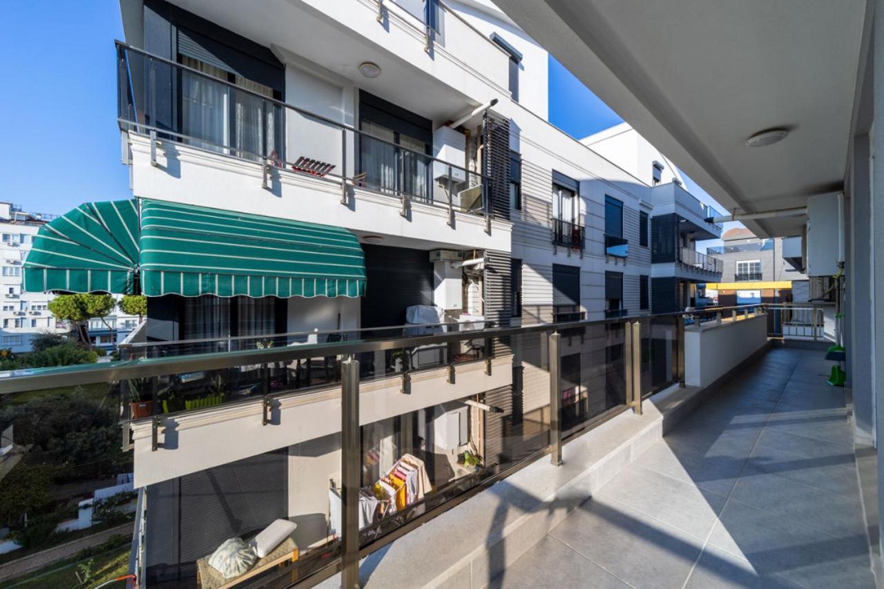Апартаменты Central Flat With Balcony Near Sea In Muratpasa Анталья Экстерьер фото